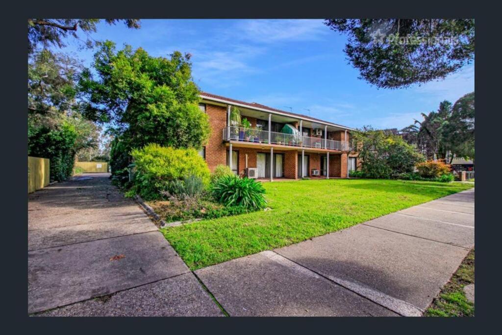 “Riverbank Retreat” Central Unit On The River Wagga Wagga Luaran gambar