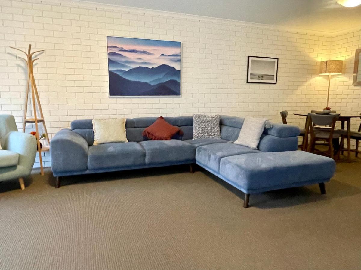 “Riverbank Retreat” Central Unit On The River Wagga Wagga Luaran gambar